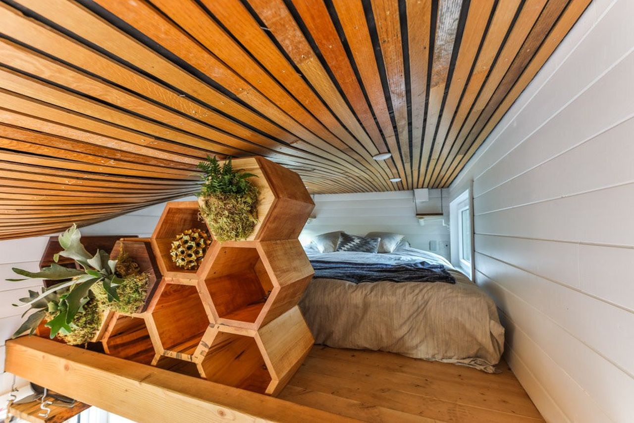 This Biophilic Tiny House in Portland Features a Wavy Roof