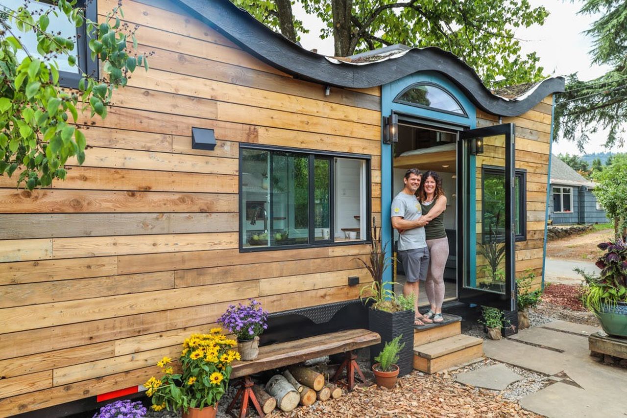 This Biophilic Tiny House in Portland Features a Wavy Roof