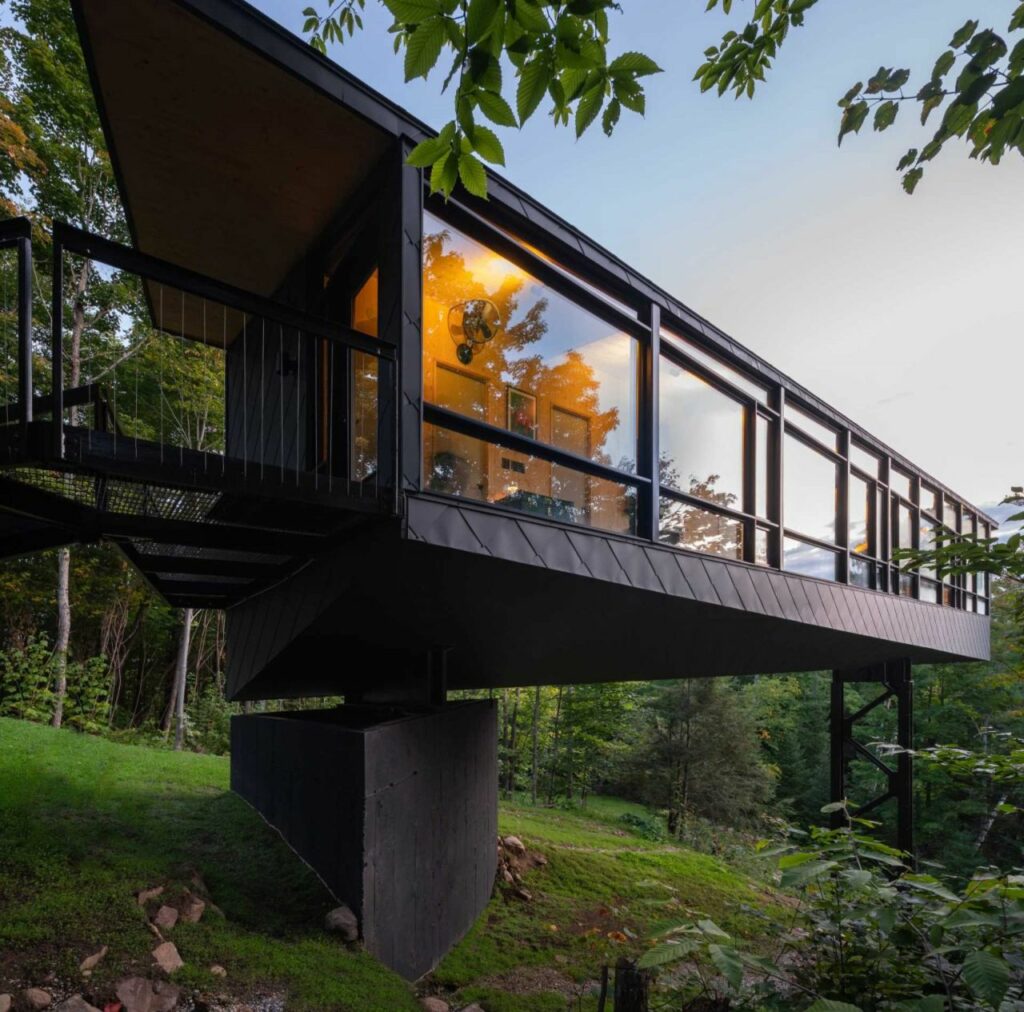 This Elevated Cabin in Canada Offers Expansive Views of La Pêche Lake