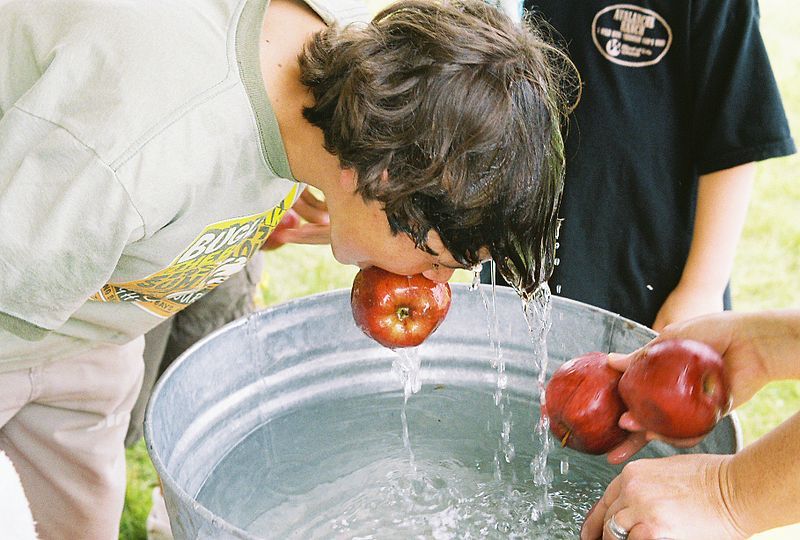 Apple Bobbing Kid Friendly Halloween Party Game