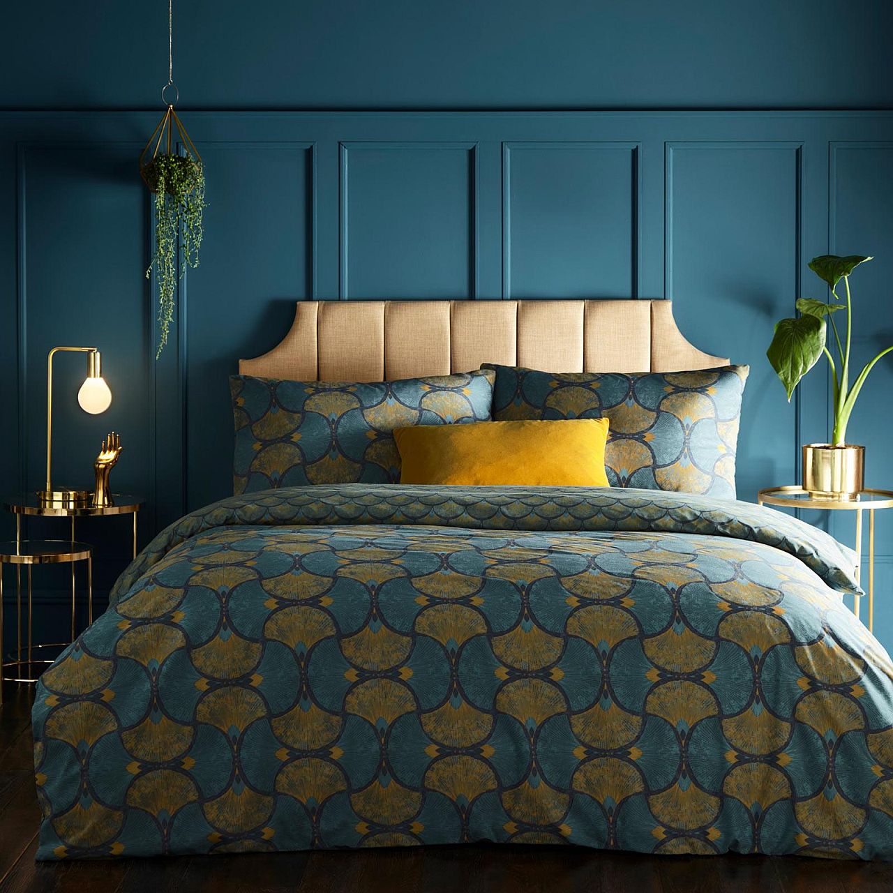 Duvet and bedding that epitomizes popular use of pattern in art deco style