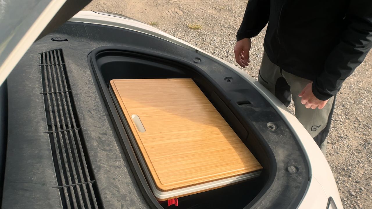 Fruble Foldable Table for Tesla Owners