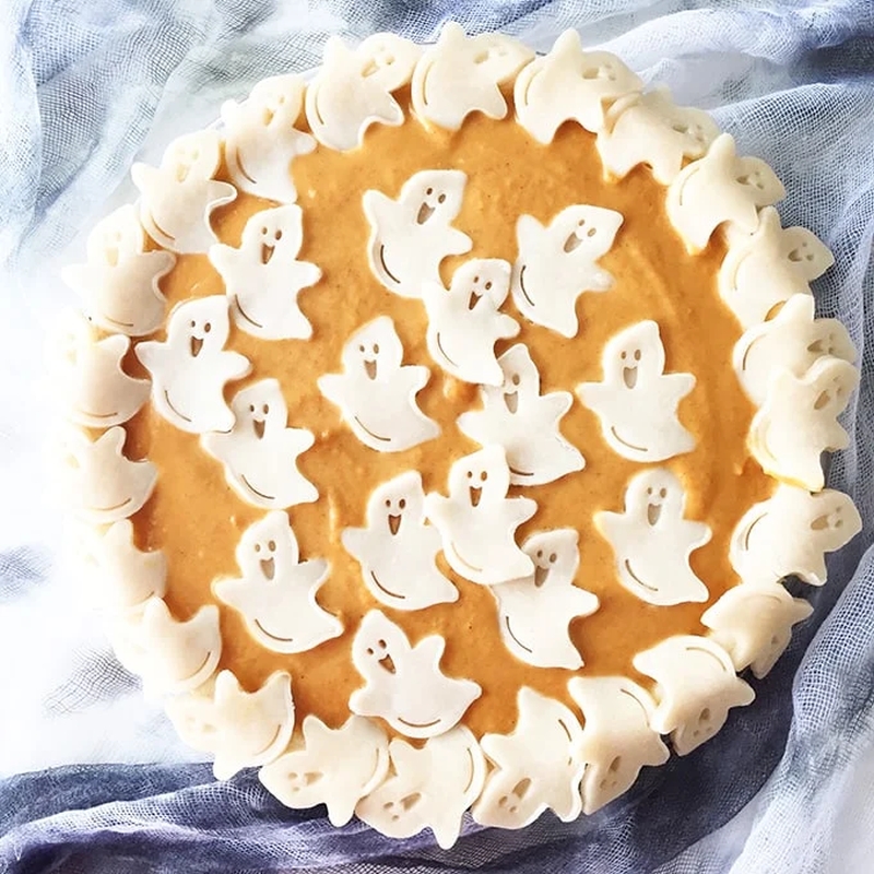 Halloween Pumpkin Pie ghost crust 