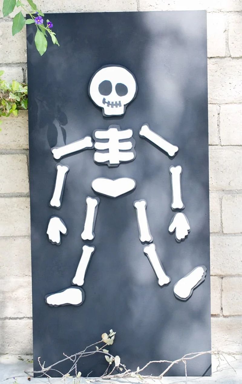 Solve the Skeleton Puzzle Game_Kid Friendly Halloween Party Games