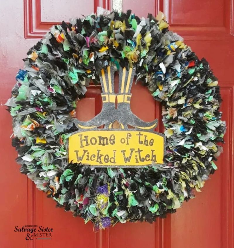 Upcycled Plastic Bag Wreath by Salvage Sister and Mister