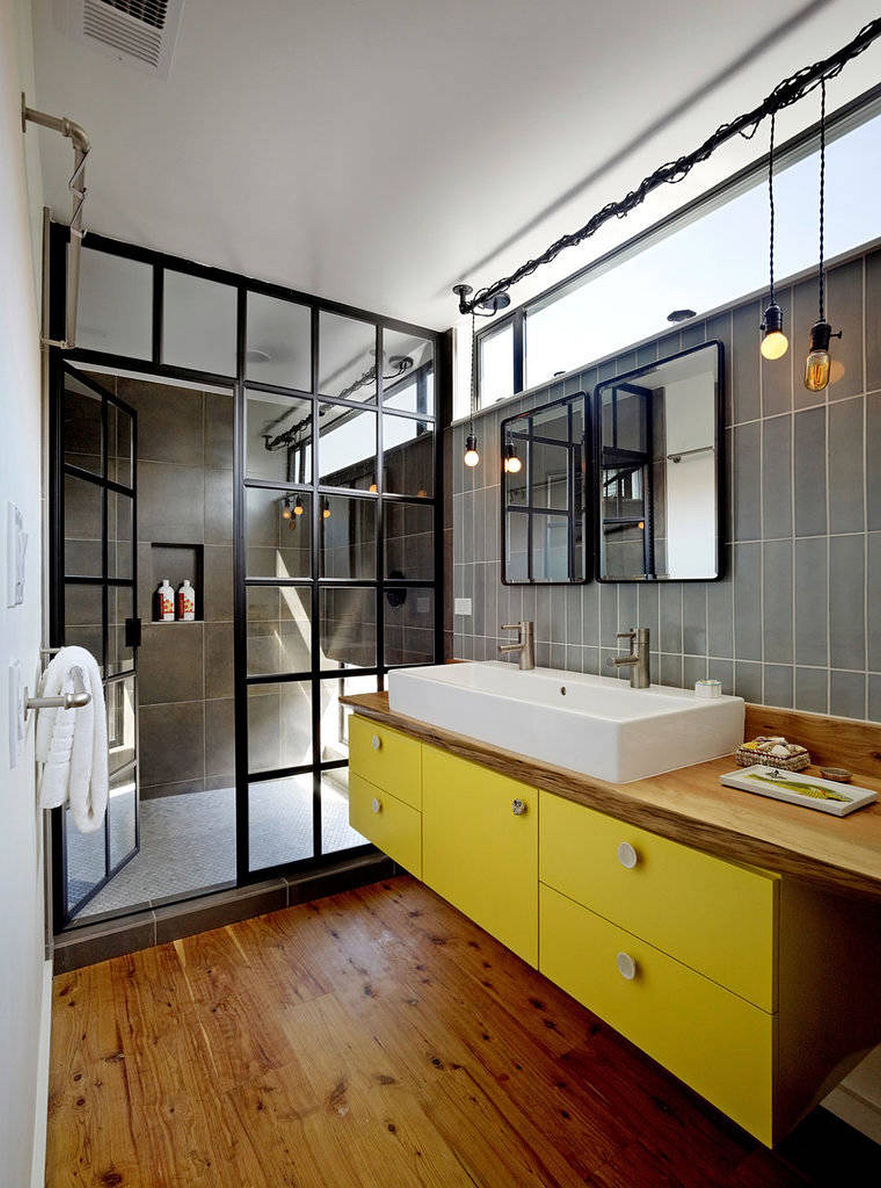 Bring industrial elements into the modern bathroom