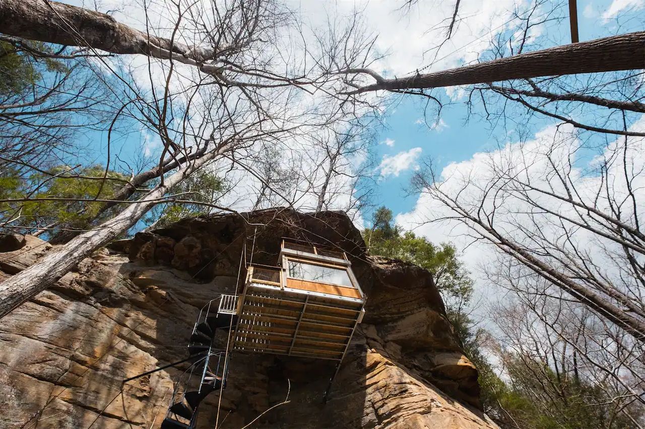 Cliff Dweller is an Airbnb rental in Kentucky 