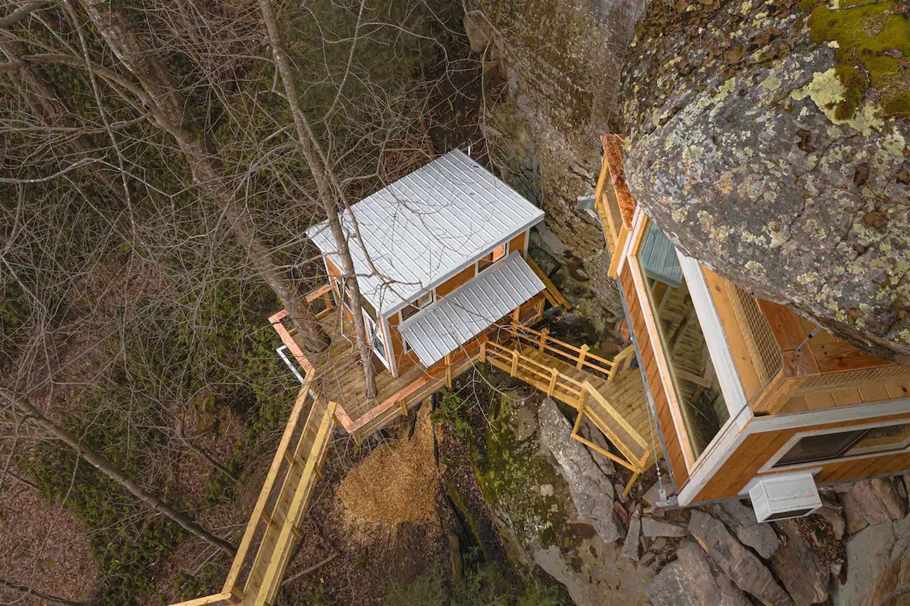 Cliff Dweller is an Airbnb rental in Kentucky 