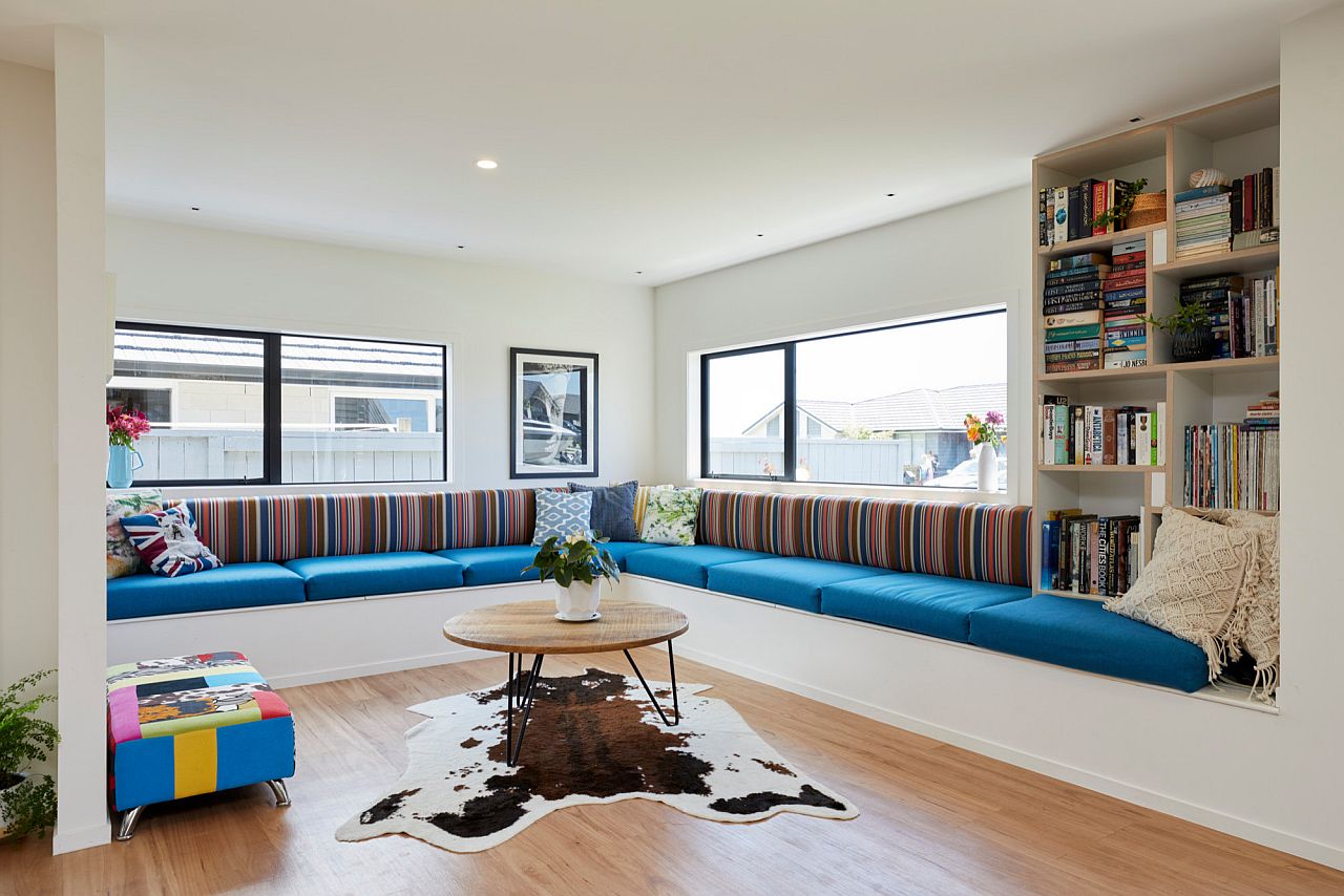 Custom bench with storage for the small living room