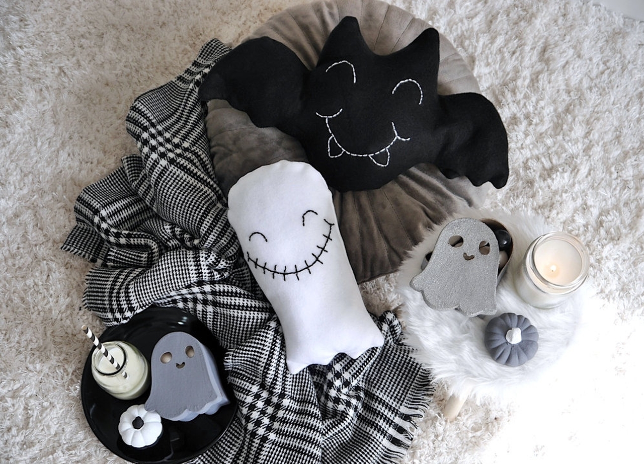 bat and ghost pillows 