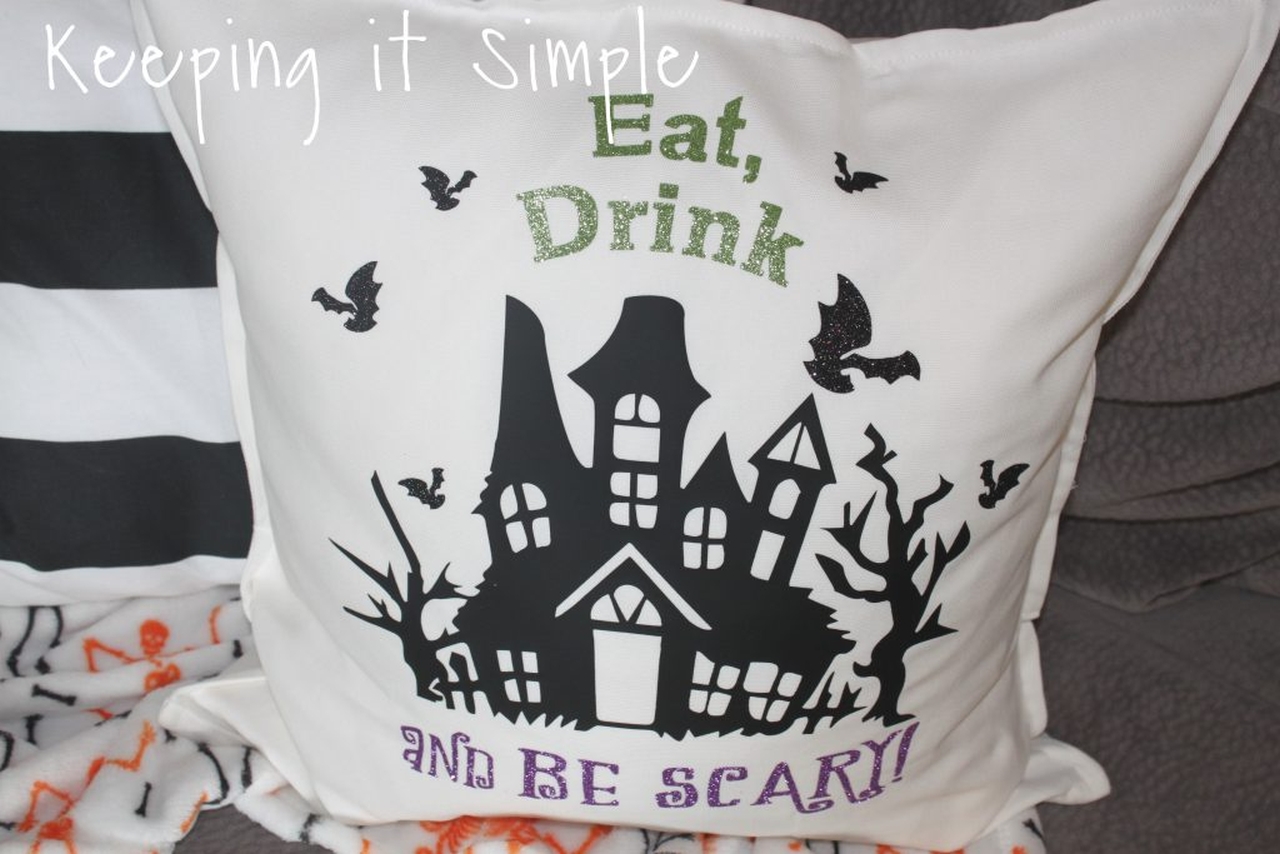 DIY Halloween Throw Pillows - The Happy Scraps