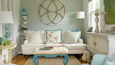 Eye-catching use of color in the small living room