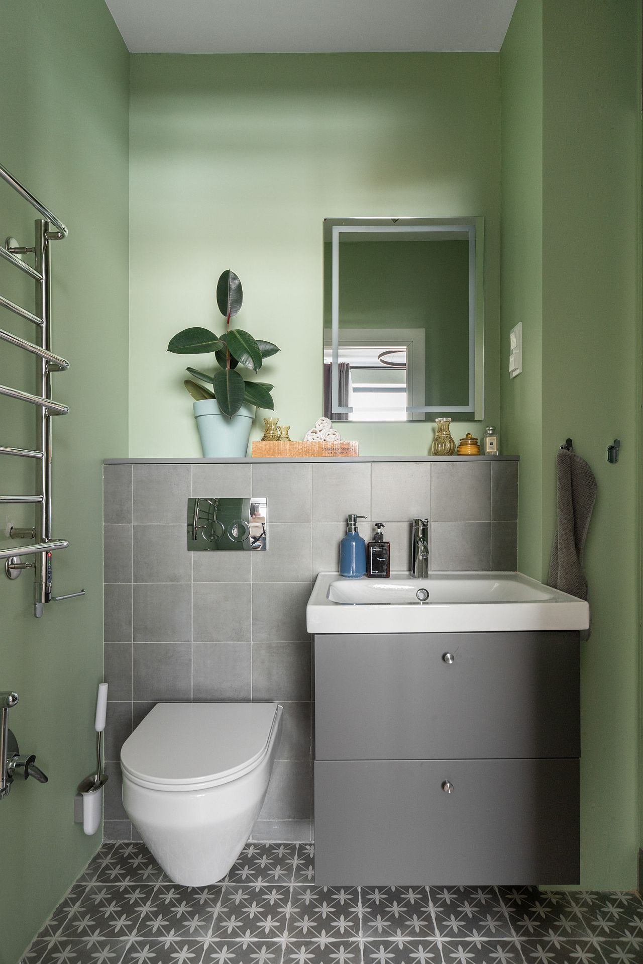 Green is a hot hue in the bathroom in 2022