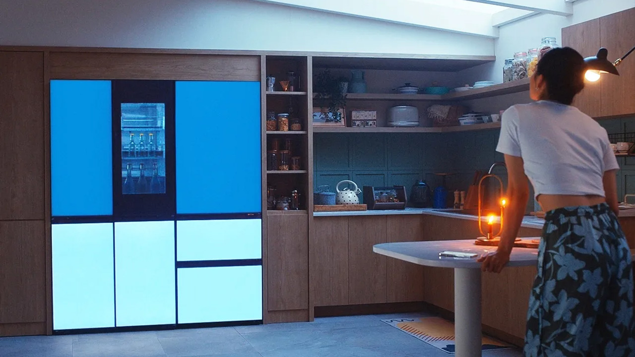 LG’s MoodUP Refrigerator Will Lift Moods With Color-Changing Doors-1