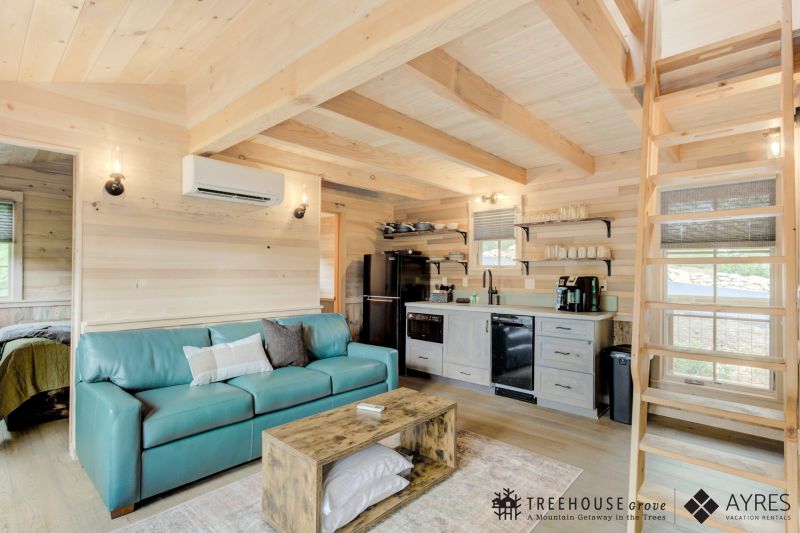 Pete Nelson Builds Mountain-View Treehouse Rentals in Gatlinburg, Tennessee