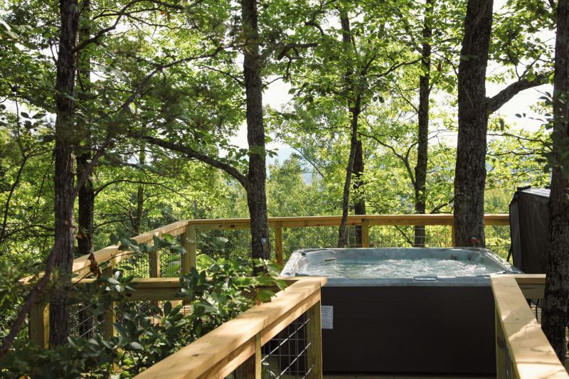 Pete Nelson Builds Mountain-View Treehouse Rentals in Gatlinburg, Tennessee