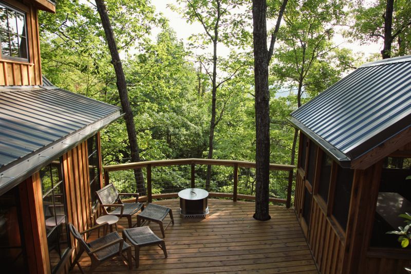 Pete Nelson Builds Mountain-View Treehouse Rentals in Gatlinburg, Tennessee