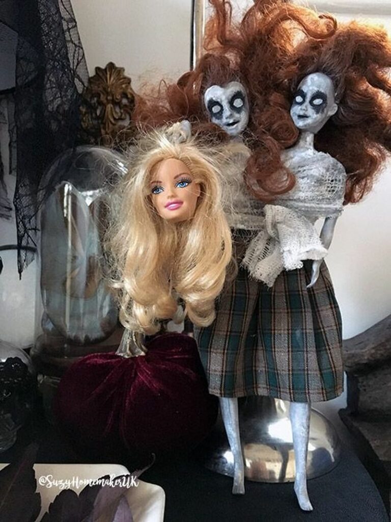 Creepy Doll Halloween Decorations
 15 Creepy Doll Halloween Decoration Ideas to Petrify Visitors