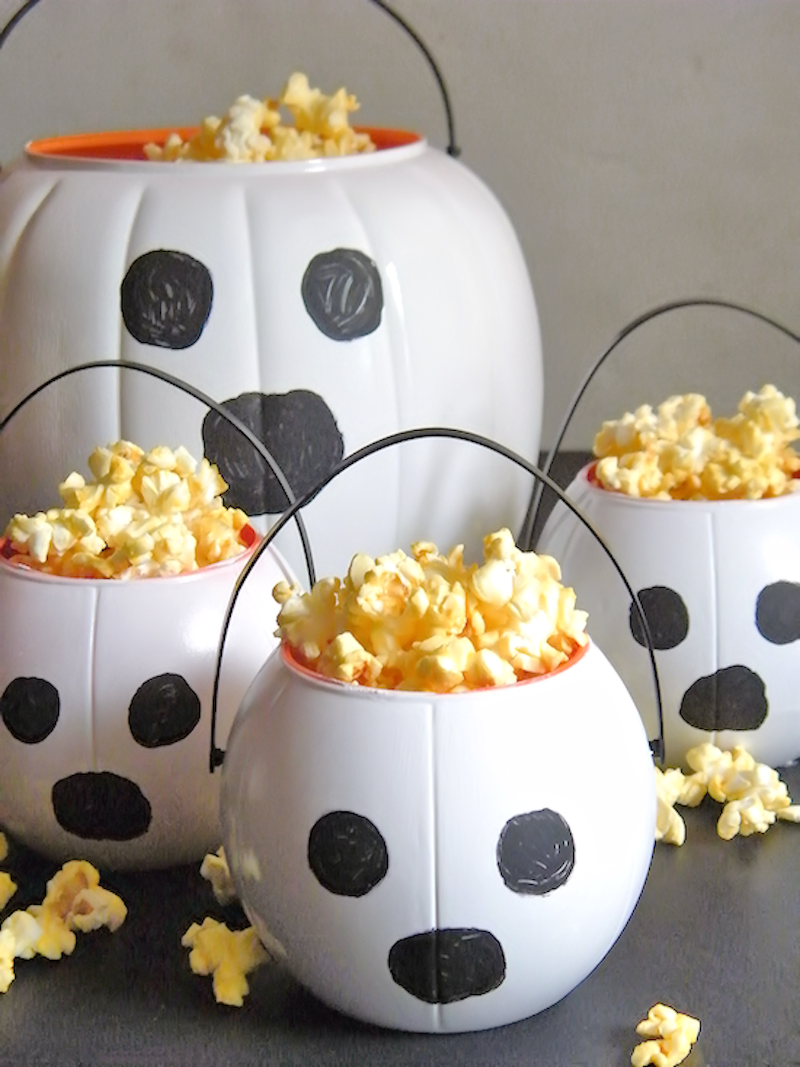 DIY Ghost Treat Buckets halloween 