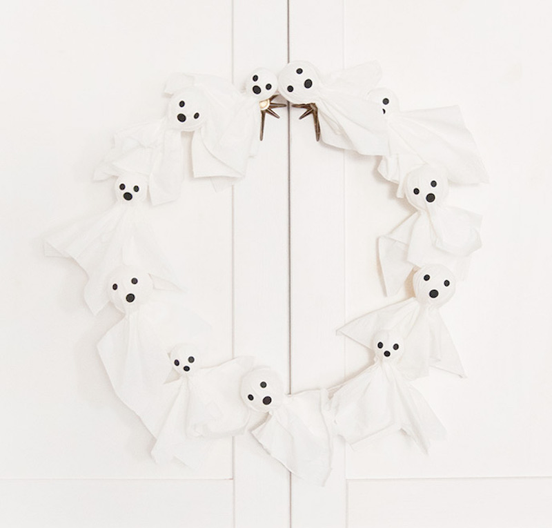 DIY Halloween Ghost Wreath 