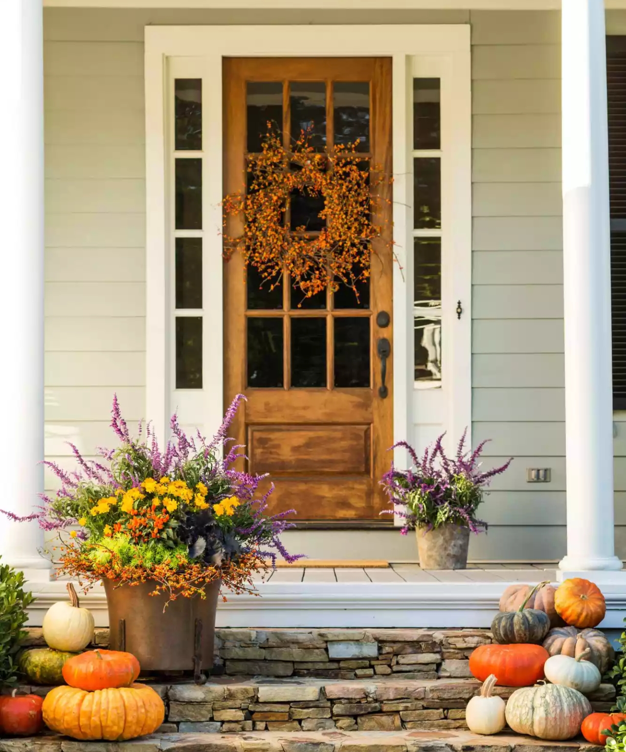 front Porch fall Decorating Ideas - Wreaths, Flowers and Pumpkins