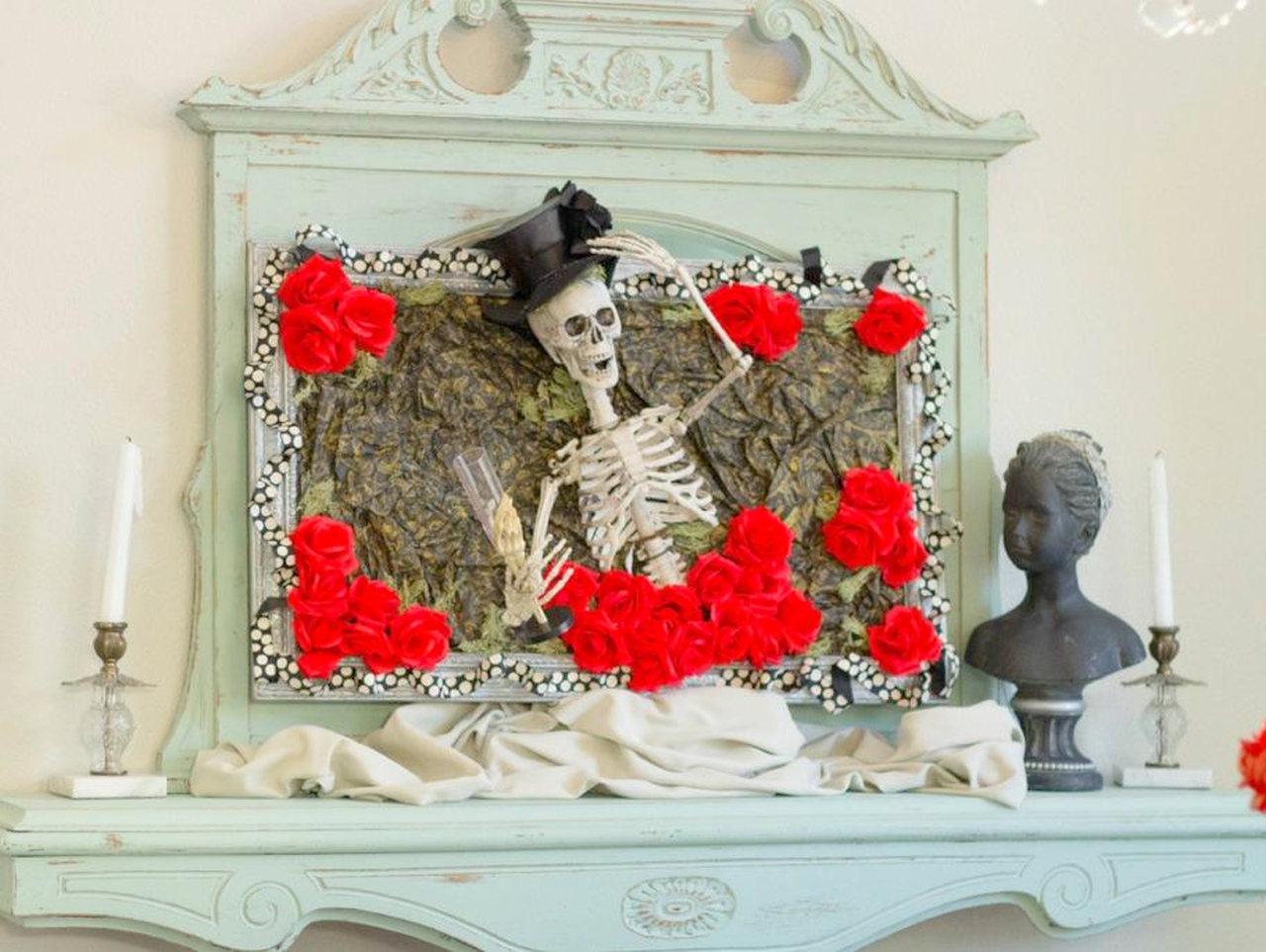 Framed Skeleton - Fun 365 - Ways to Use Mirror or Picture Frames for Halloween Decoration 