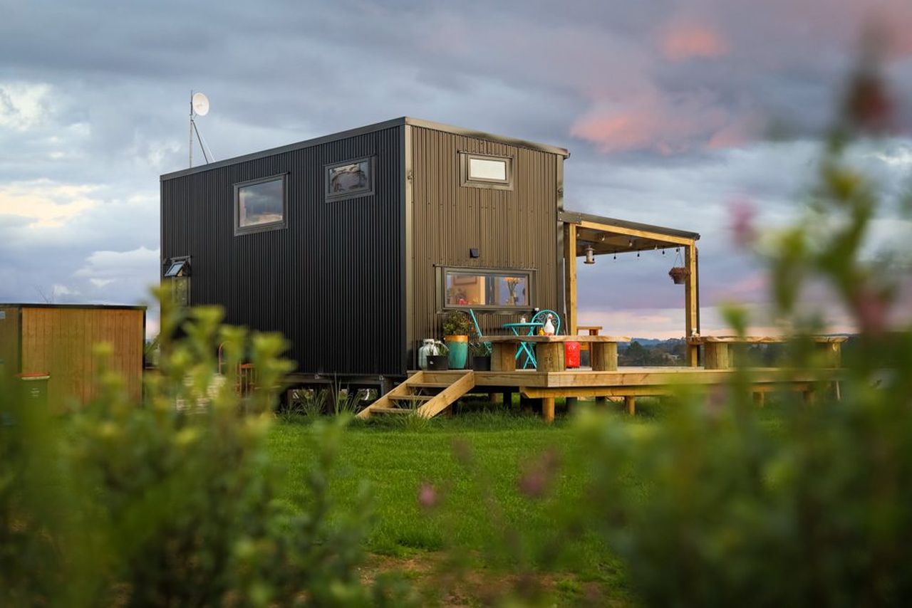 Kiwi Woman Build her Off-Grid Tiny Home