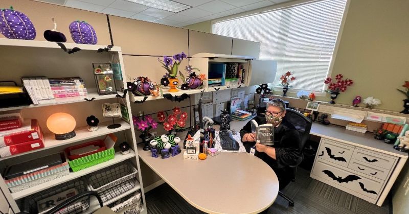 Cubicle Halloween Decoration Ideas in 2024