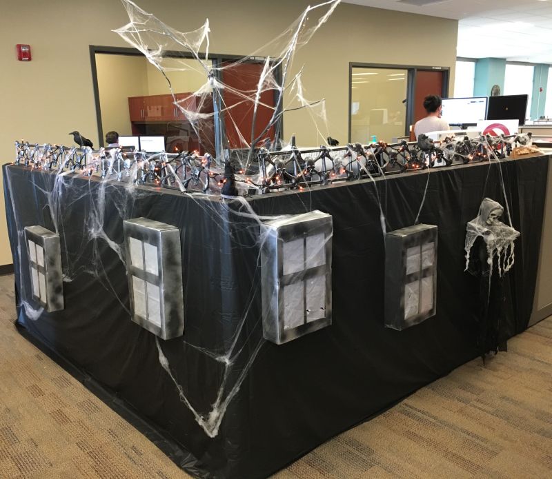 Spooktacular Halloween Decor Ideas for Your Cubicle