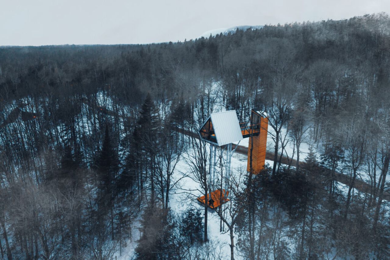 UHU tiny cabin by Repère Boréal