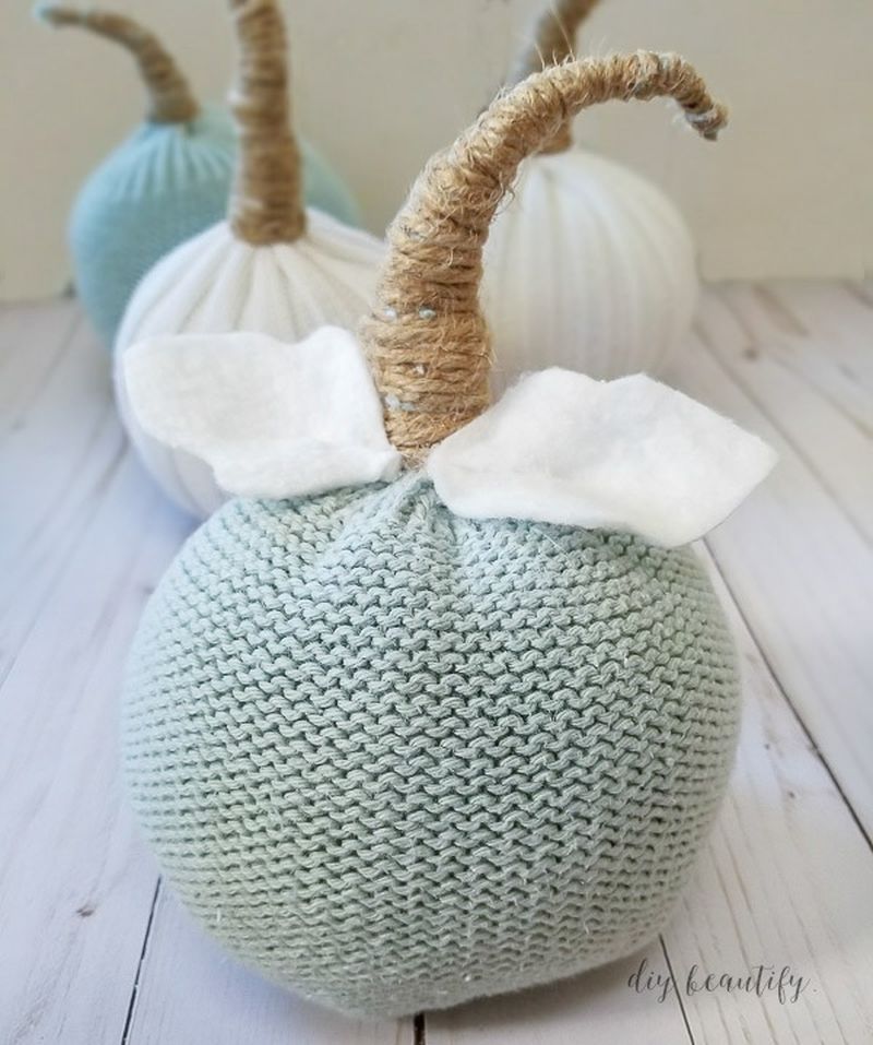 DIY Halloween pumpkins with bendable stem  