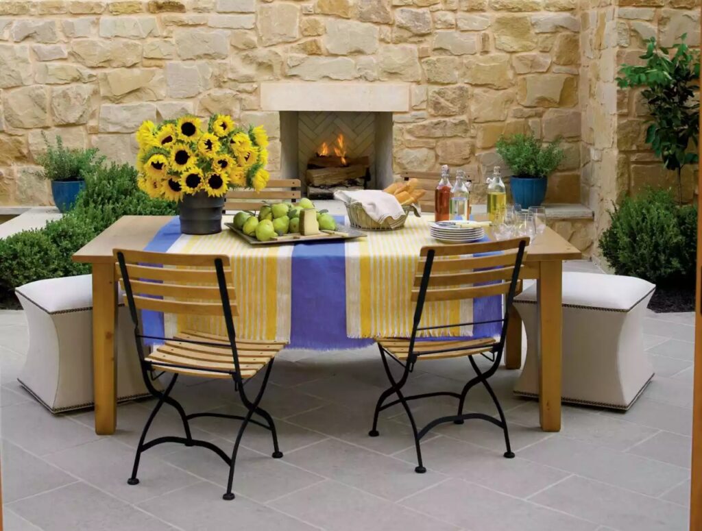 Outdoor Dining table decor for fall 