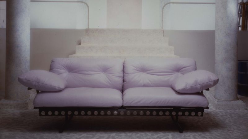 Ouverture sofa in unique color