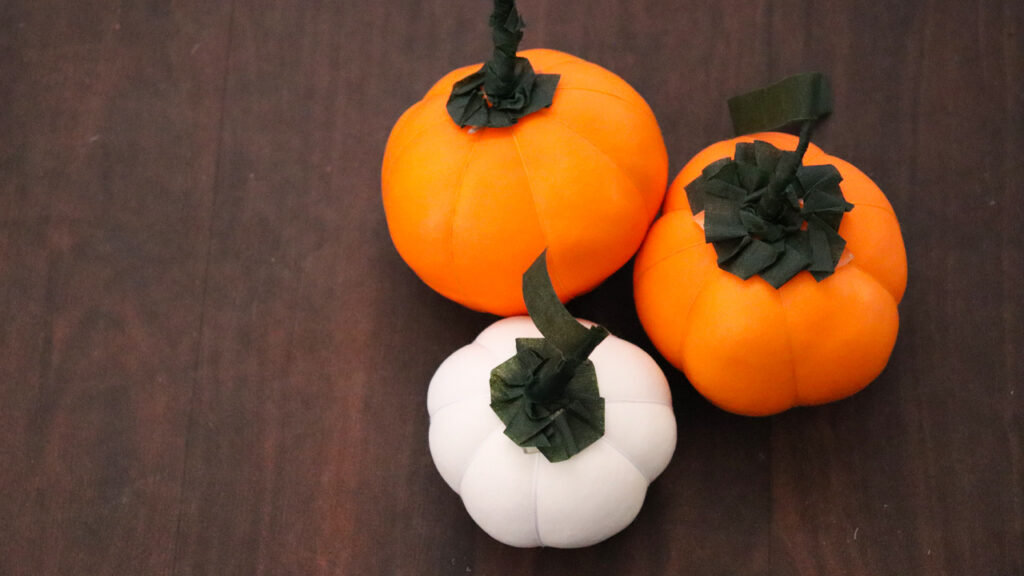 Pumpkins-are-ready-and-its-time-to-make-the-wreath