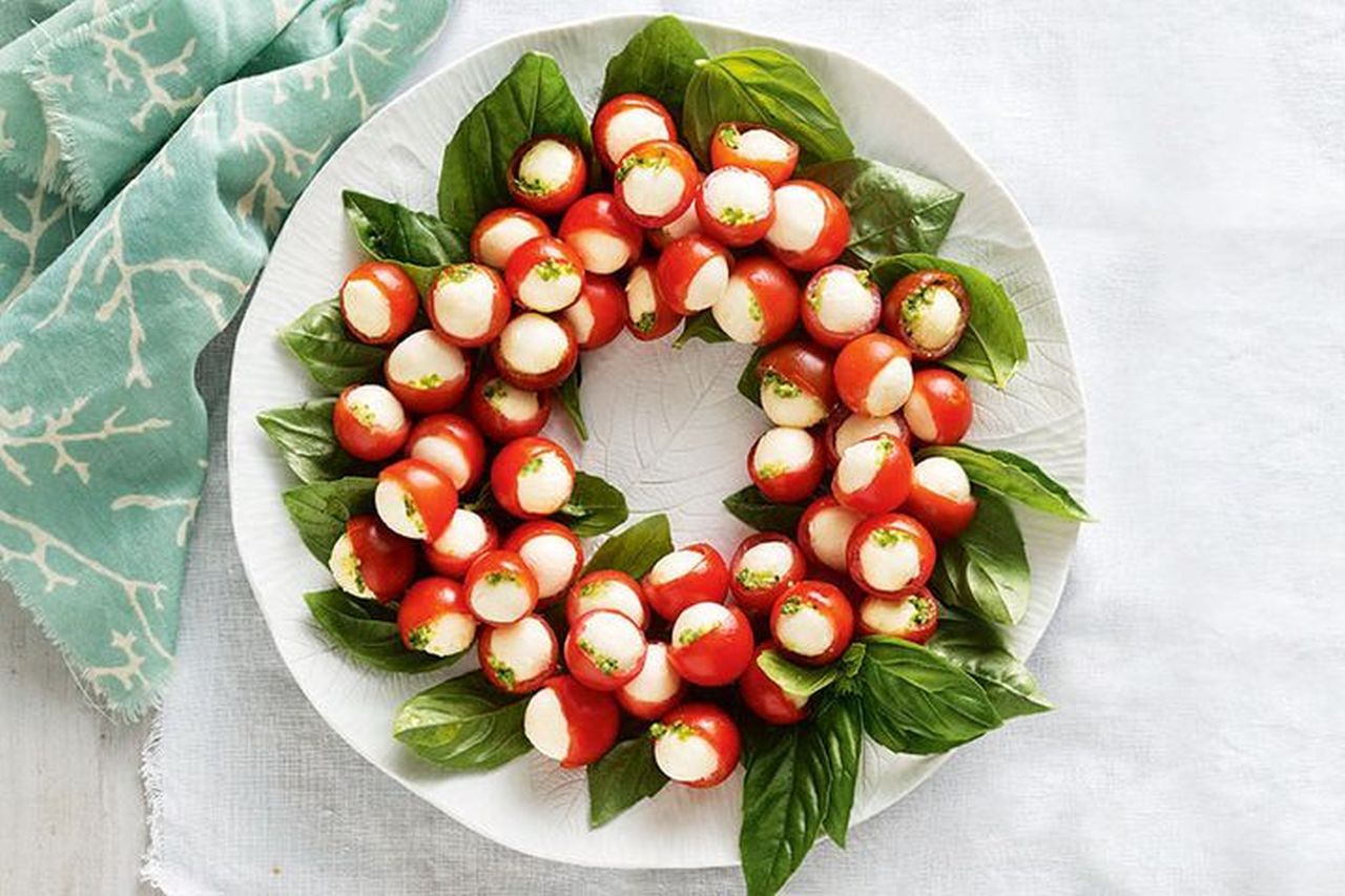 Christmas Caprese Wreath