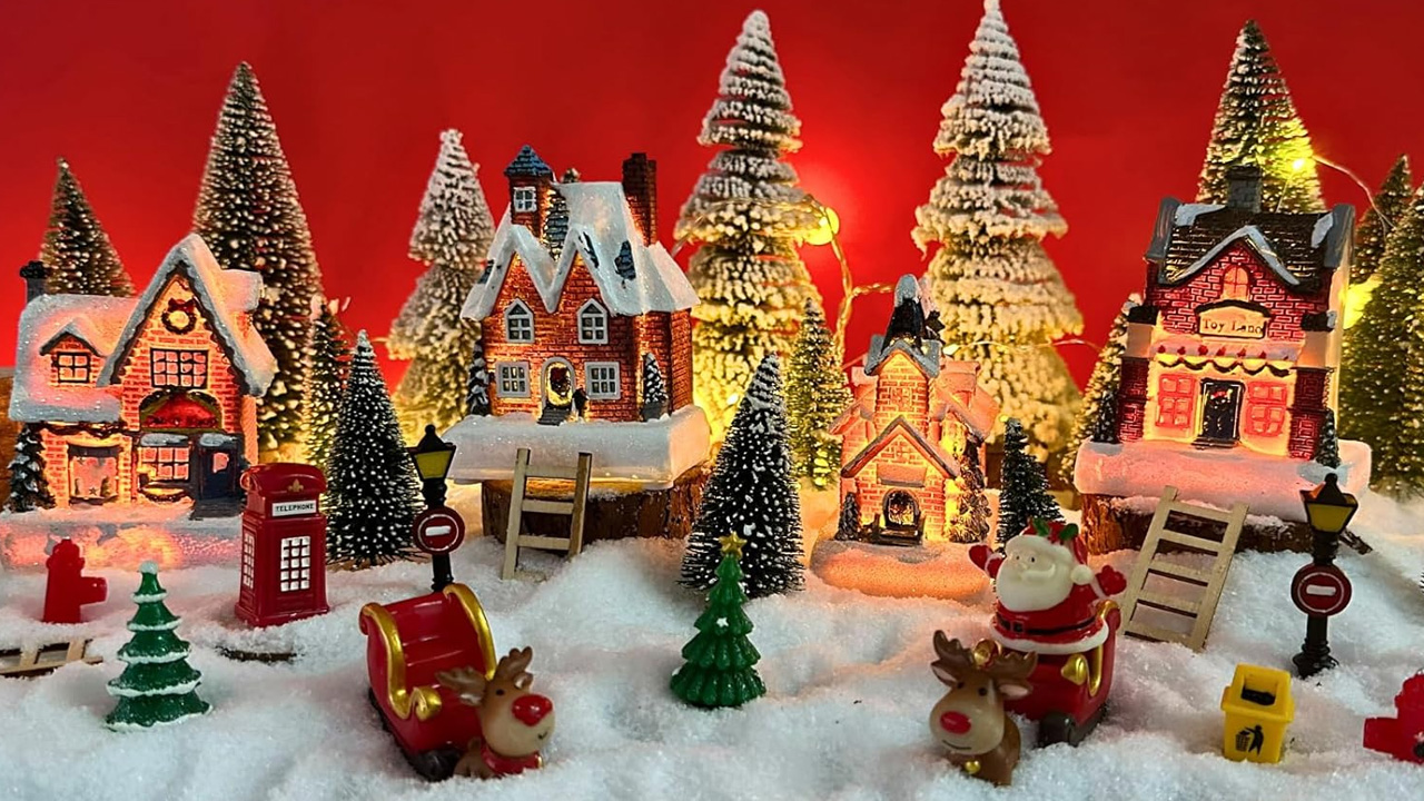 Christmas Town Scene Figurines Village set