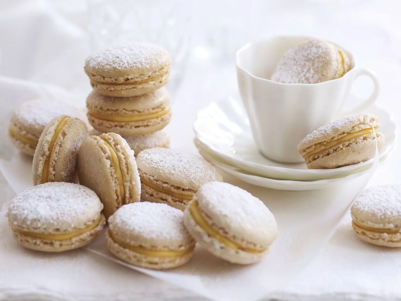 Homemade Edible Gifts for Christmas - Cinnamon Eggnog Macarons