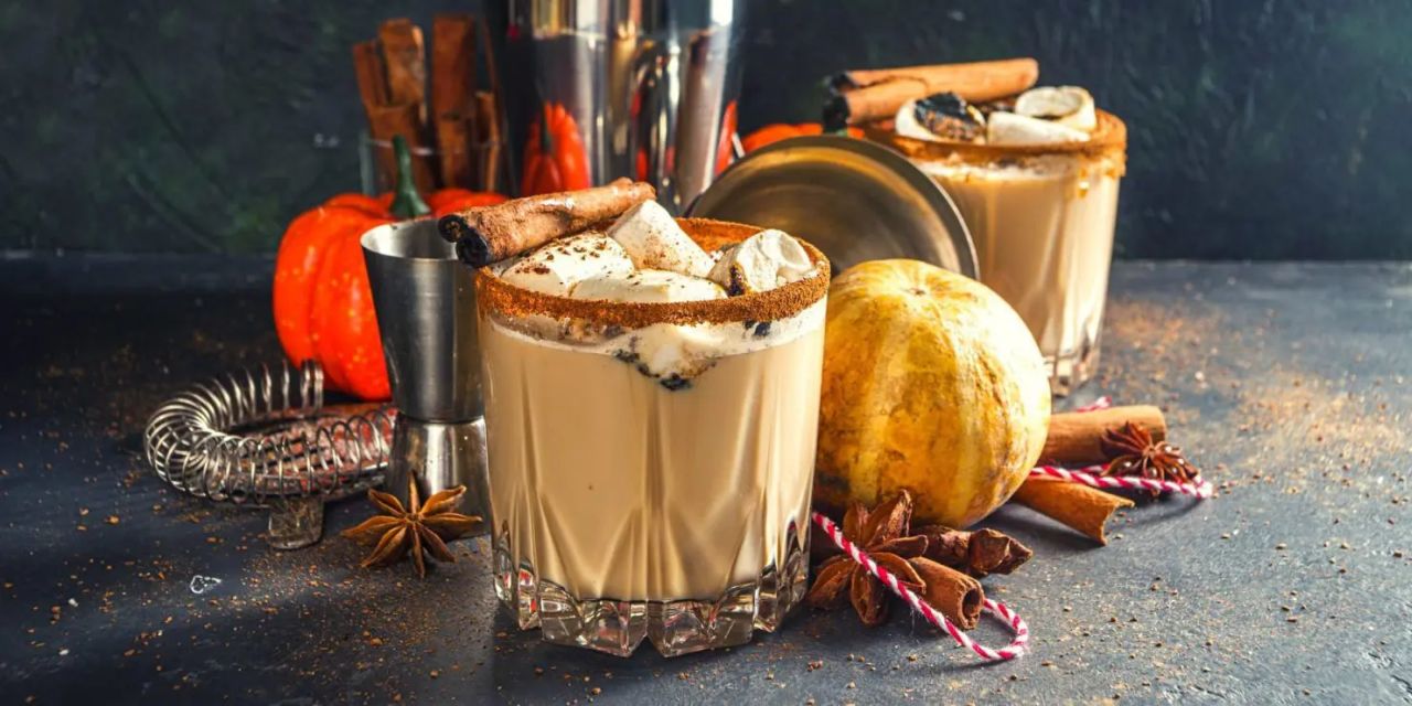 Hot and spicy alcoholic Christmas drinks - Hot Pumpkin Pie Cocktail