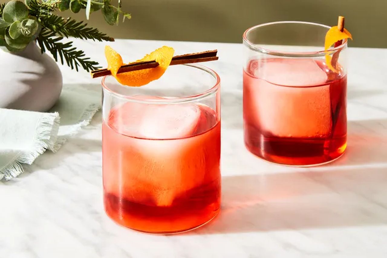 Hot and spicy alcoholic Christmas drinks - Mulled Wine Negroni