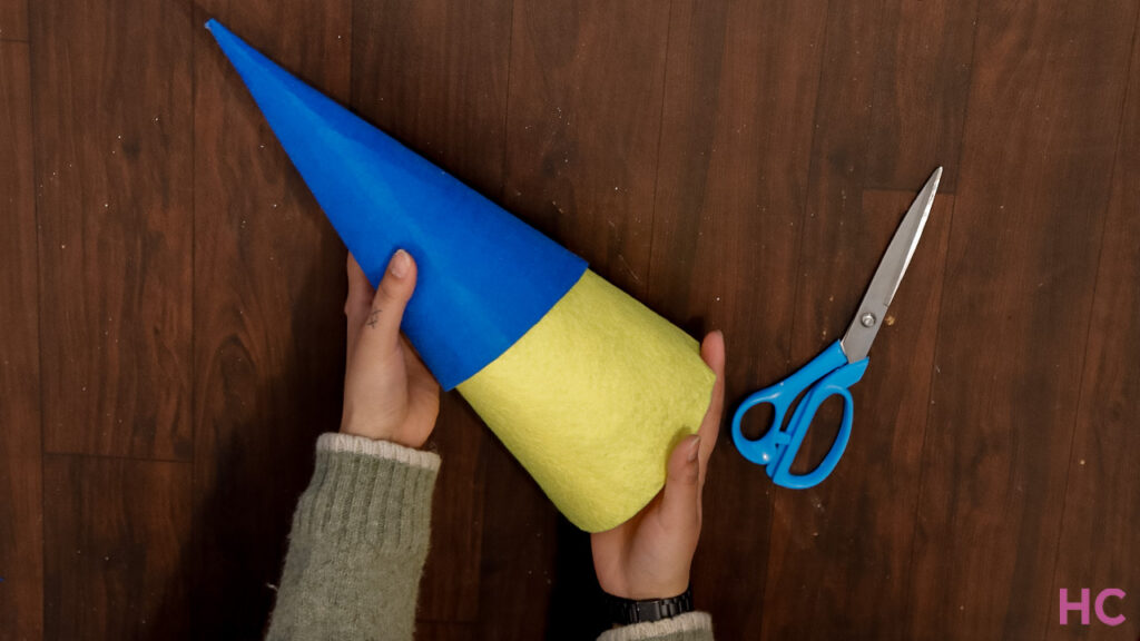 attach to the felt cone 