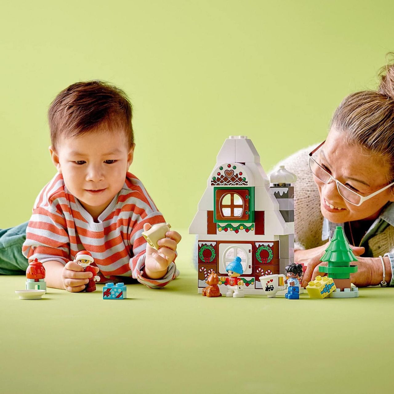 LEGO Santa’s Gingerbread House