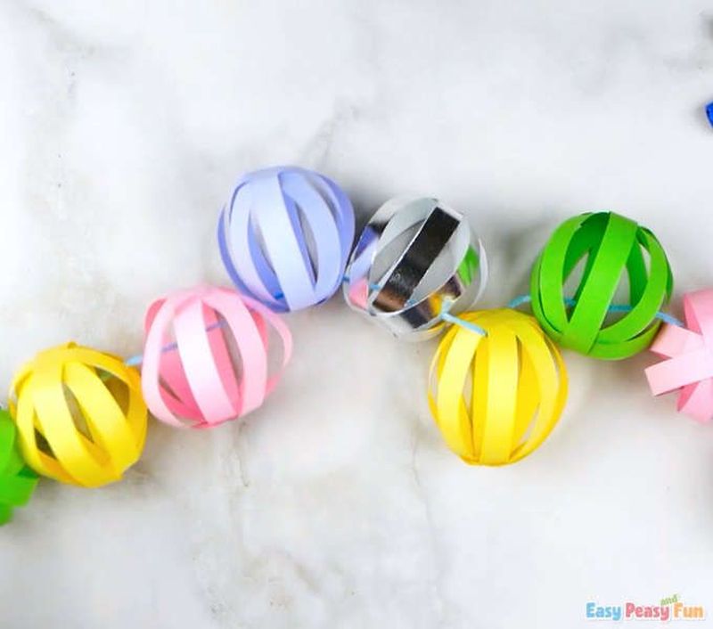 Paper Ball Garland for Christmas 