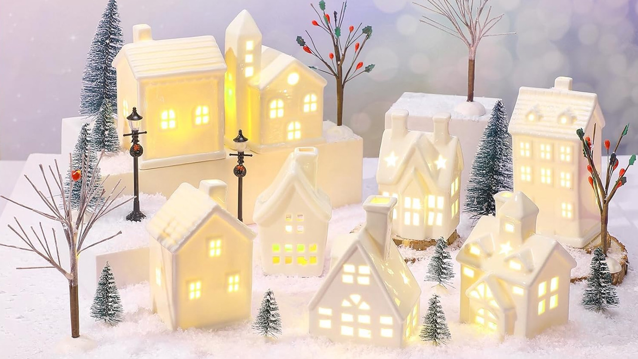 Tioncy 26 Pcs Ceramic Christmas Village Houses