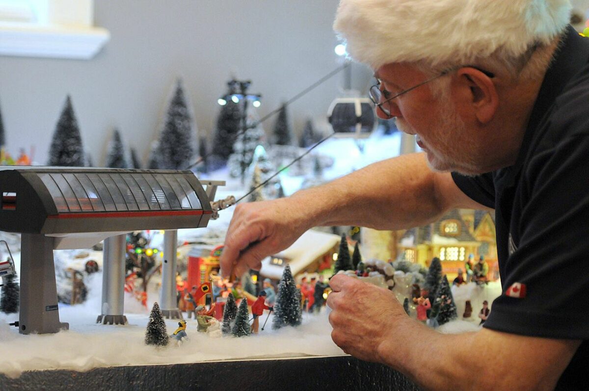 Blind Man Builds Christmas Village Display to Make Things Merry