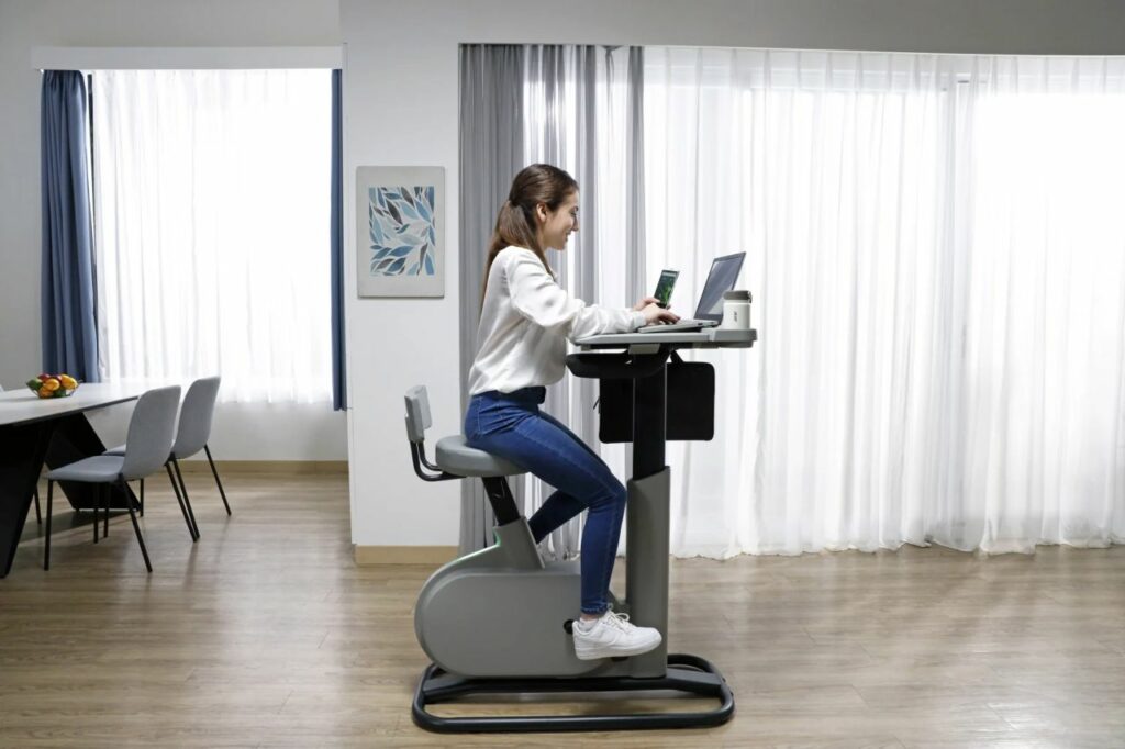 Acer eKinekt Bike Desk turns kinetic into electric energy