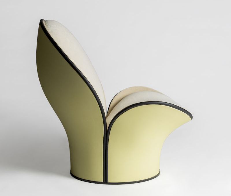 This Flower-Like Armchair is Made of Painted Resin Fiber and Marzotto Velvets