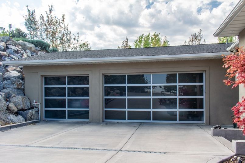 Sectional garage door