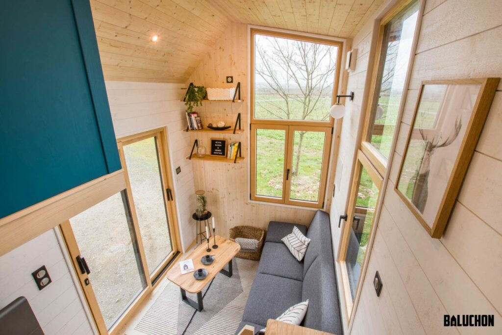 Kejadenn Tiny House by Baluchon is airy and light-filled