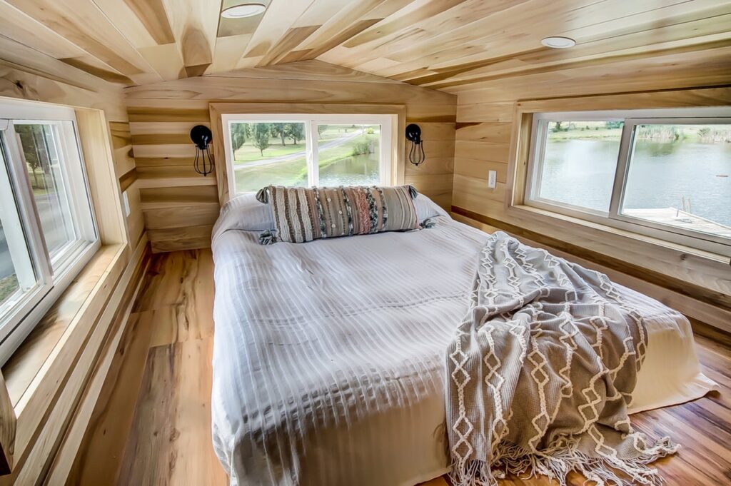 Clover Tiny House - Loft Bedroom