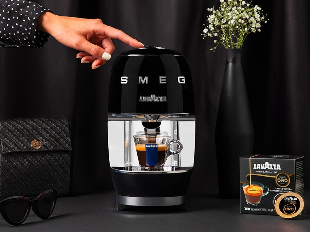 Lavazza Smeg Pod Coffee Maker is a Sensuous Kitchen Appliance